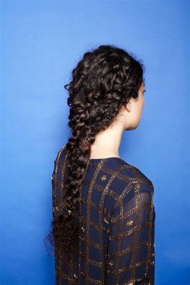 how to braid curly hair: the importance of choosing the right tools for your hair type